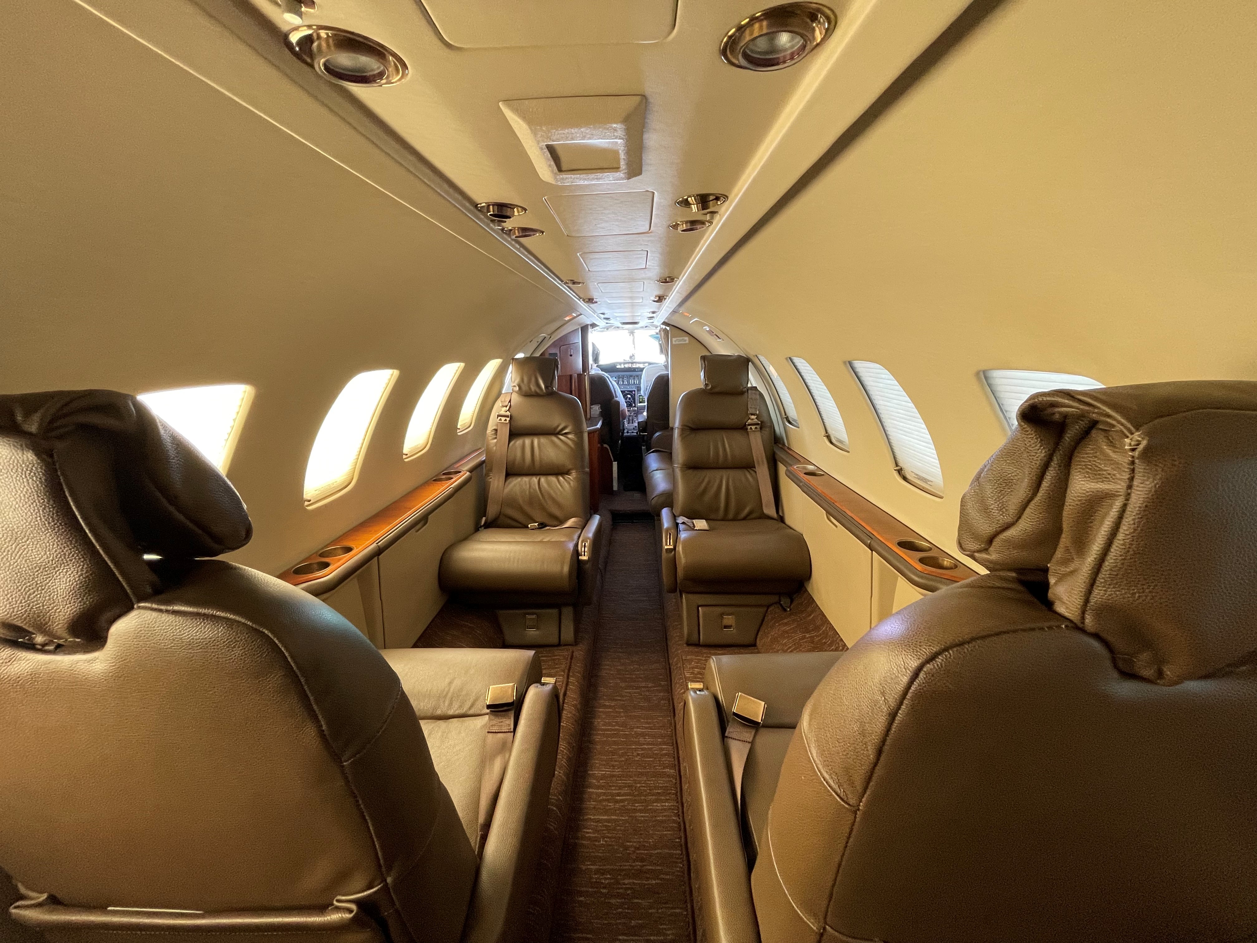 Citation Ultra N204BG interior seating